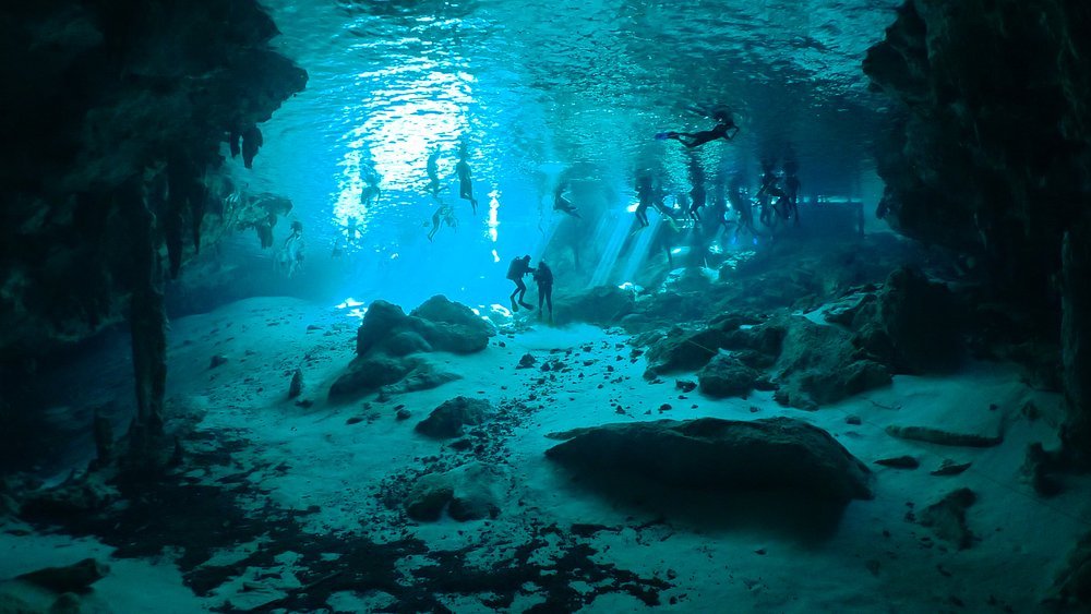 Cénote Dos Ojos, système de grottes pour la plongée