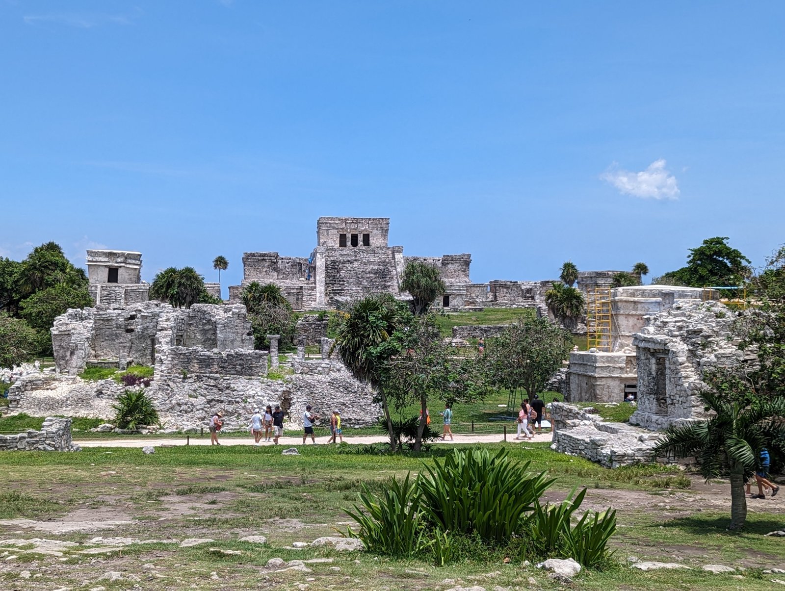 Ruines mayas de Tulum surplombant la mer des Caraïbes